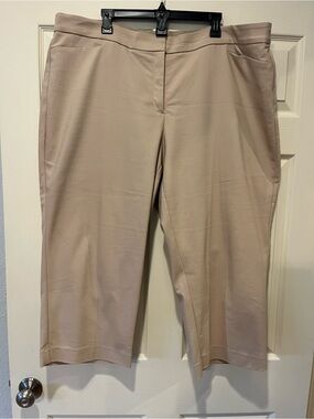 Investments Women's Cropped Pants
